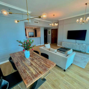 WORLD CLASS 2BR with full DUBAI SKYLINE & SEA view